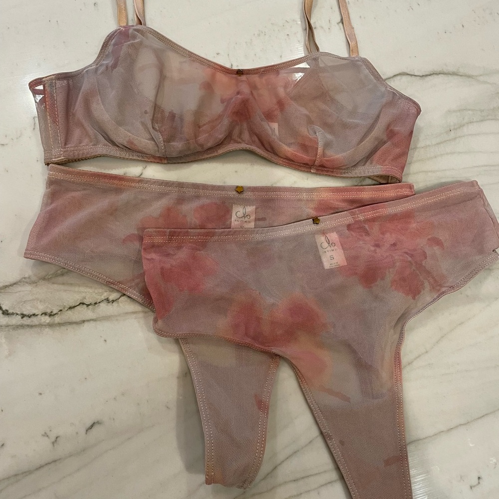 CLO Intimo underwire bra and 2 high rise things, perfect condition…gorgeous!